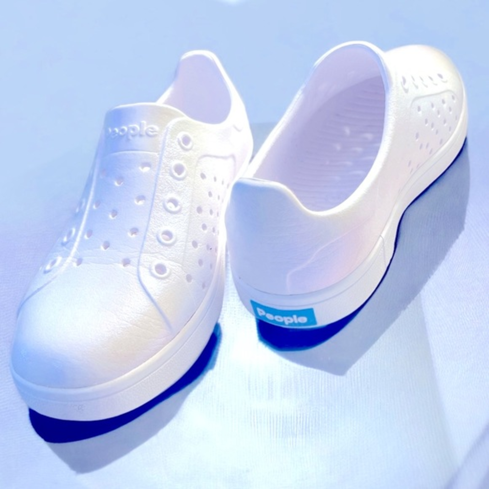 People shoes, white sparkly color, child size‎ 10 in VERY EUC! (Plastic sandals)